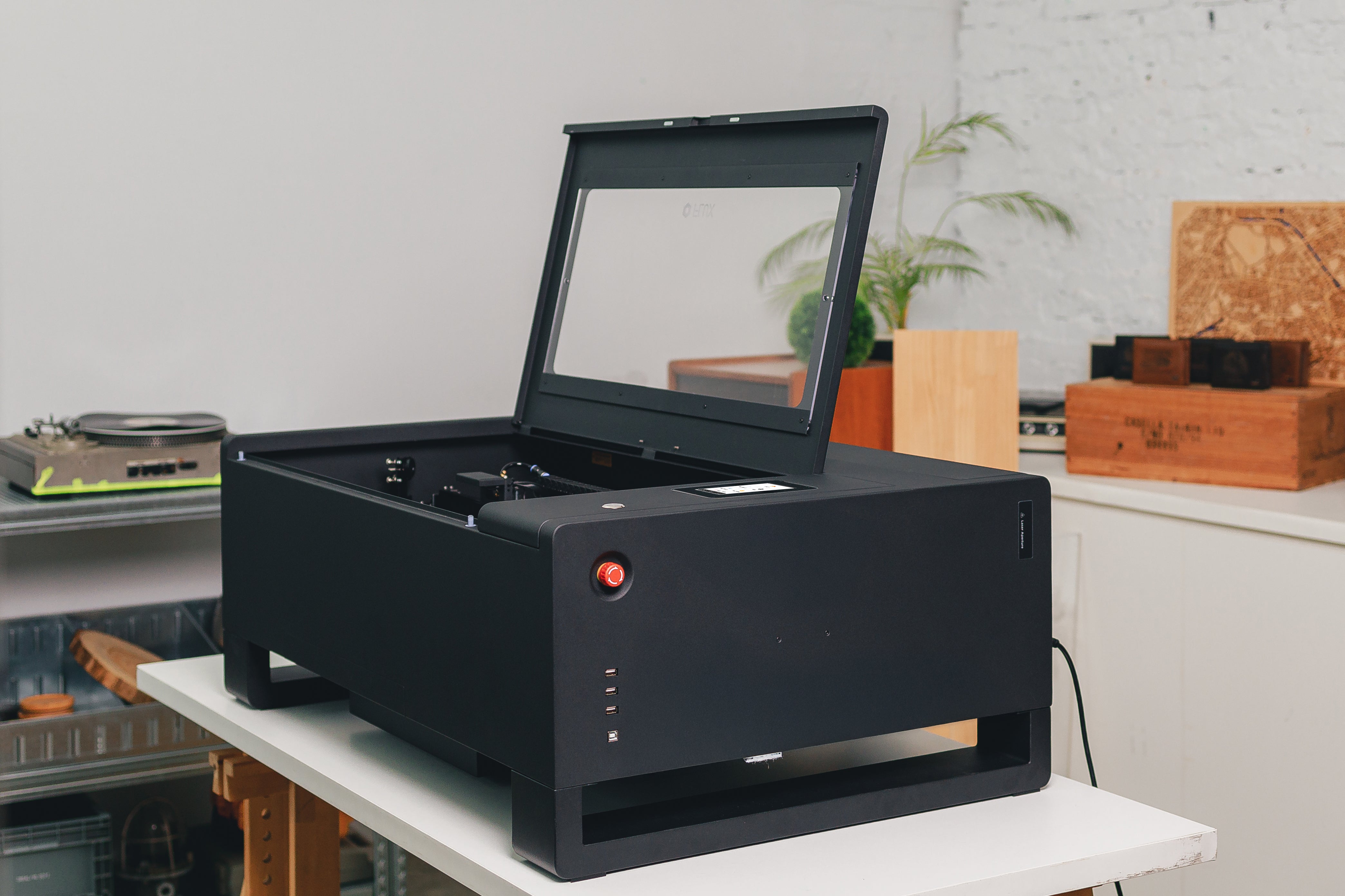 Tech collection – FLUX laser cutters, engravers, and 3D printers